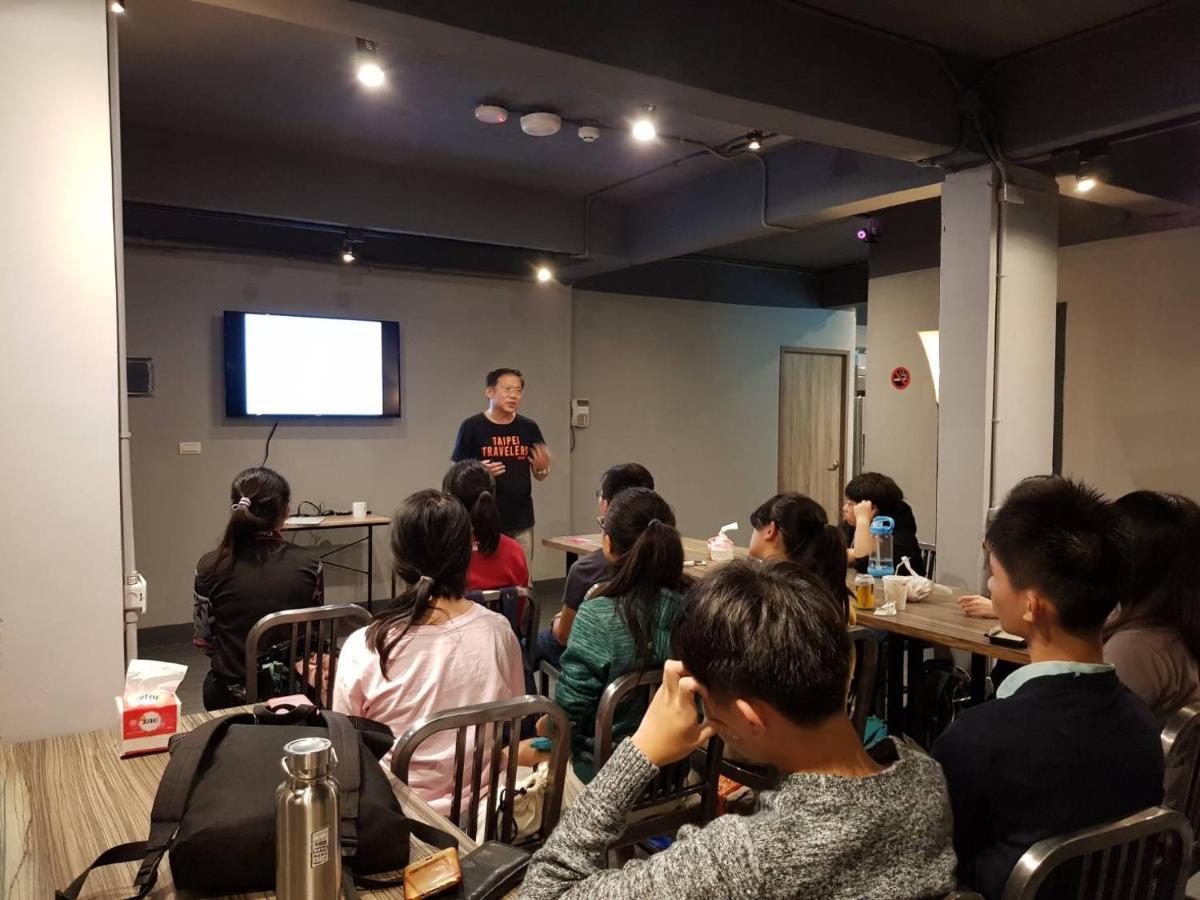 Taipei Travelers International Hostel Tamsui Bagian luar foto
