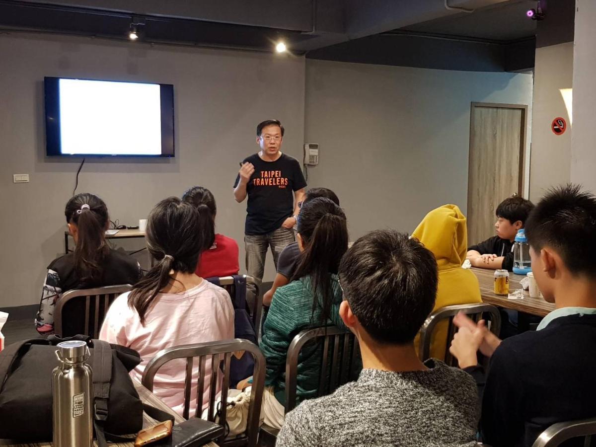 Taipei Travelers International Hostel Tamsui Bagian luar foto