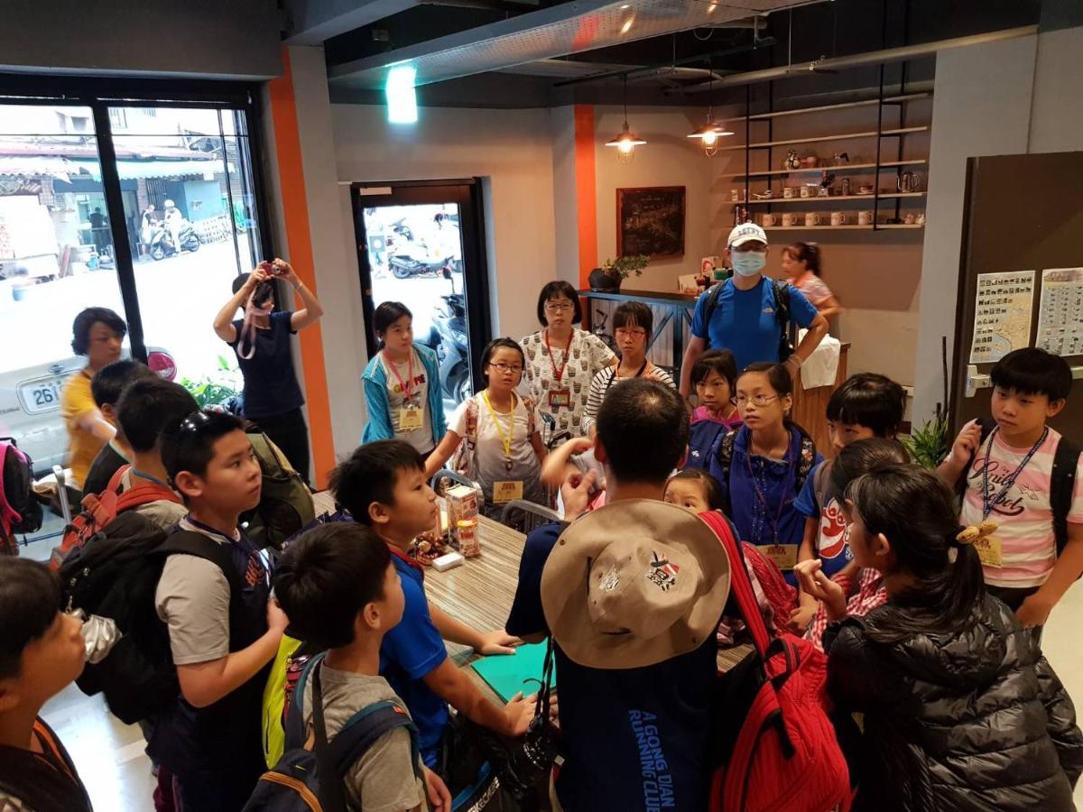 Taipei Travelers International Hostel Tamsui Bagian luar foto
