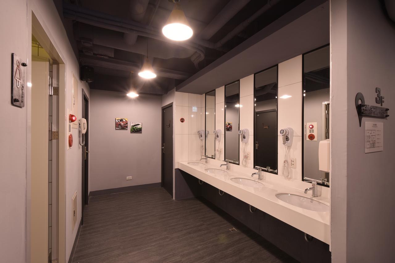 Taipei Travelers International Hostel Tamsui Bagian luar foto