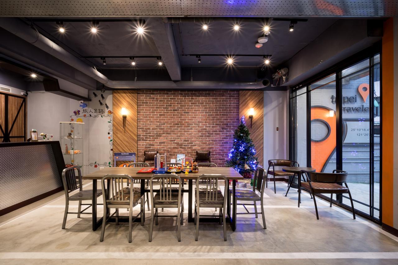 Taipei Travelers International Hostel Tamsui Bagian luar foto