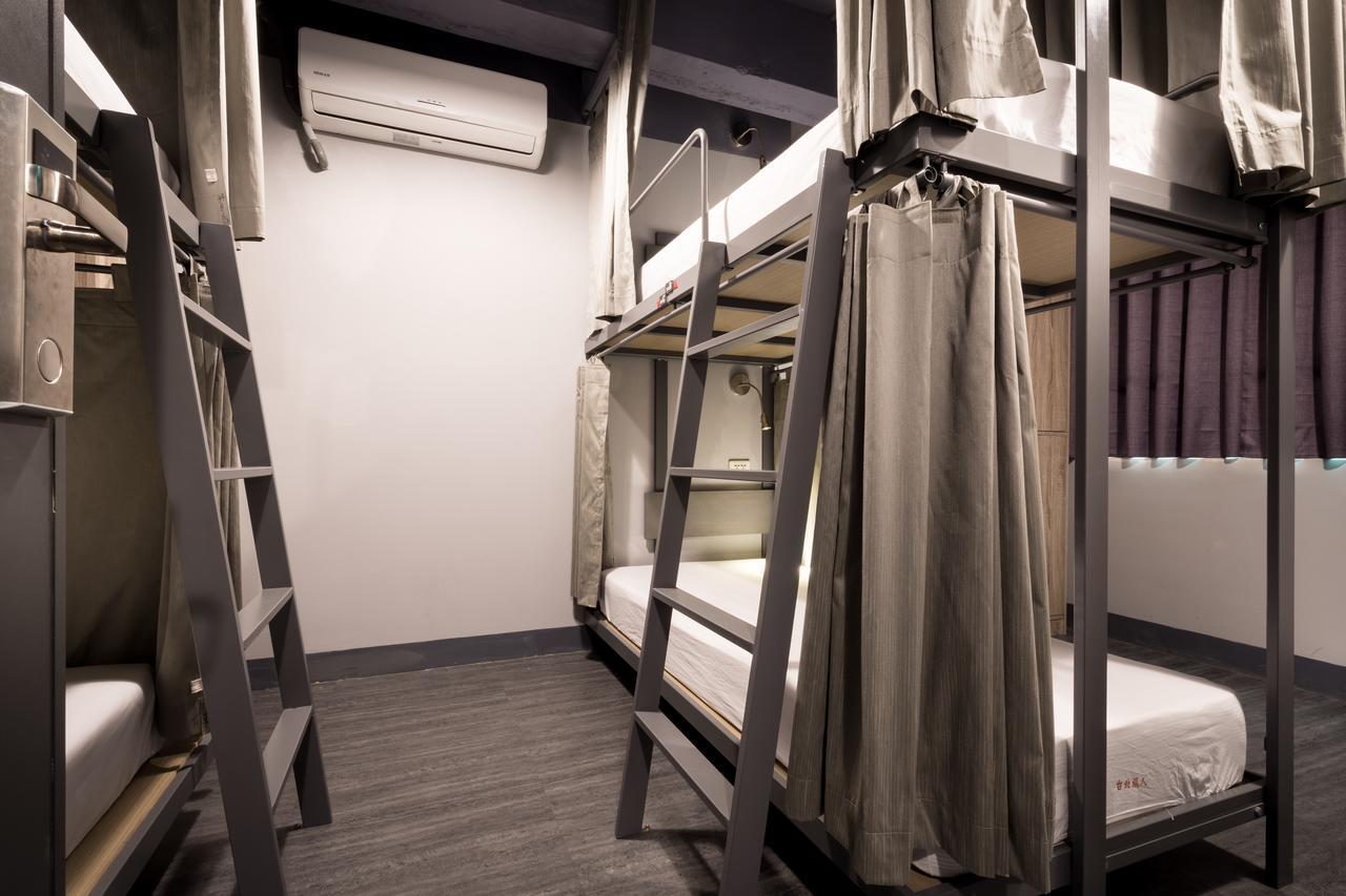Taipei Travelers International Hostel Tamsui Bagian luar foto