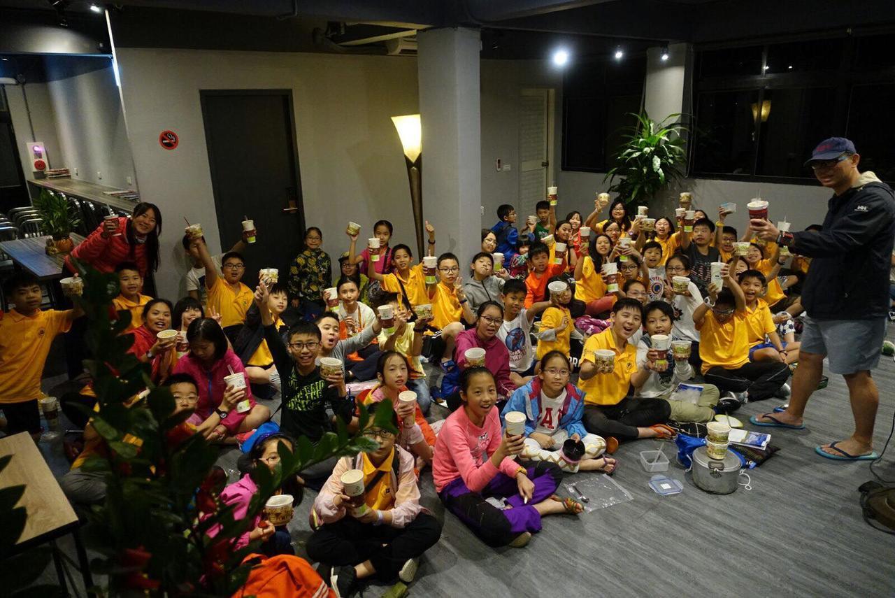 Taipei Travelers International Hostel Tamsui Bagian luar foto